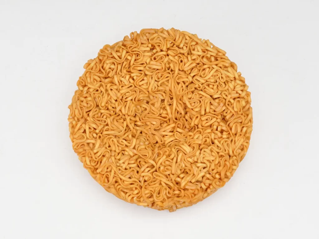 チキンラーメンの麺の画像